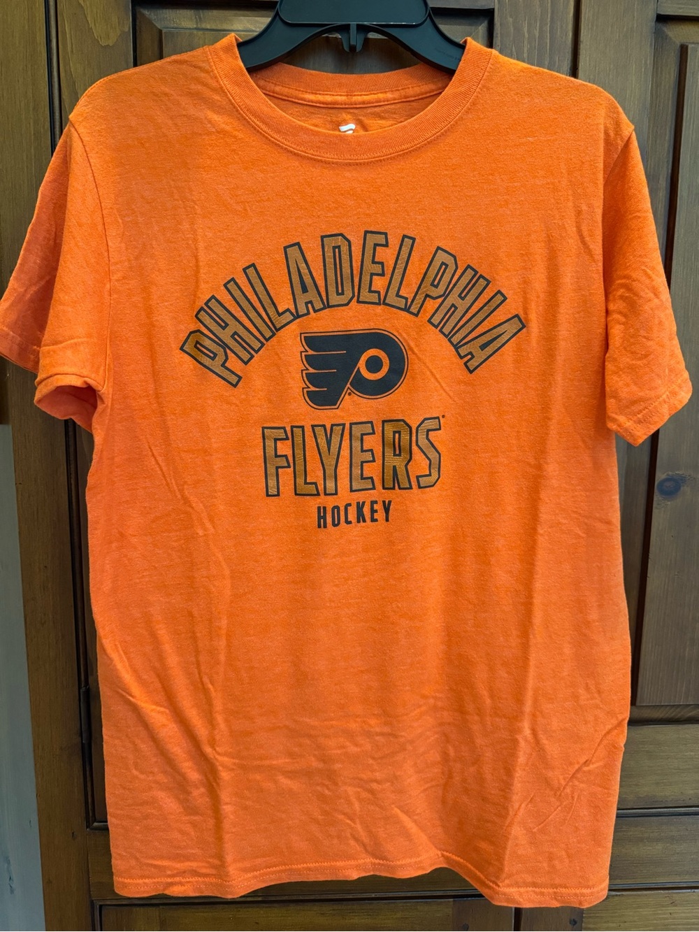 Fanatics men’s size small Philadelphia Flyers Orange Graphic T-Shirt NWOT